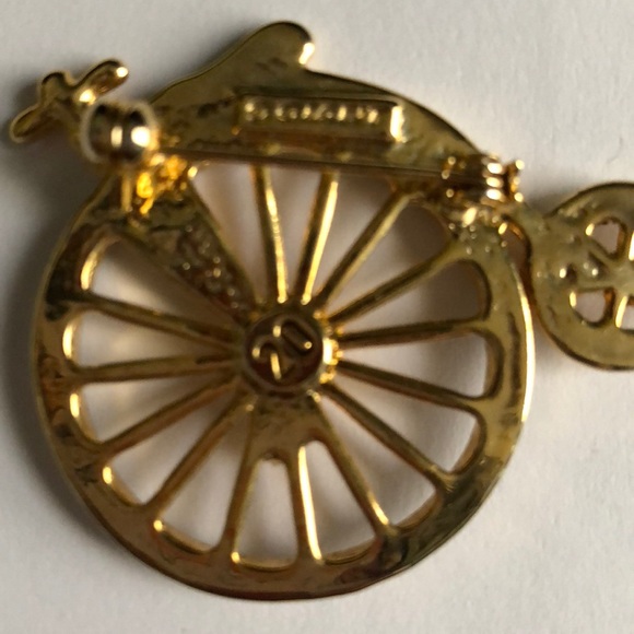Vintage bike pin - Picture 2 of 5